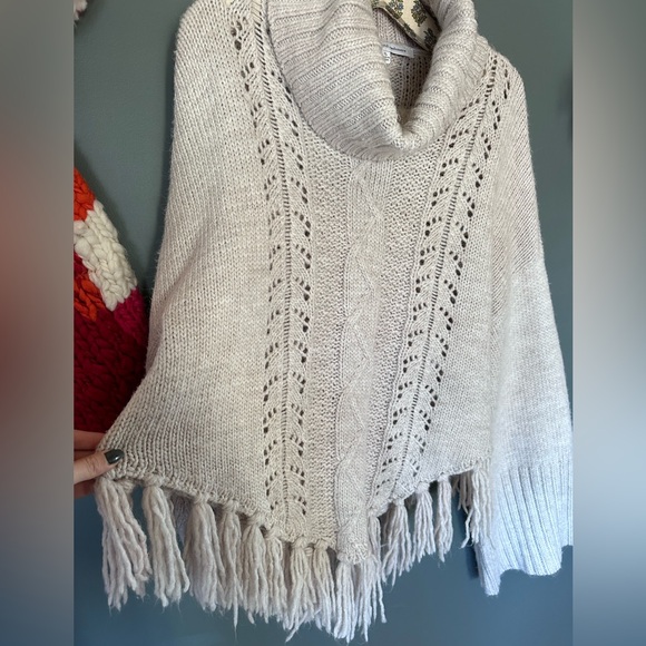 Cupcakes and Cashmere Prilla Fringe Cowl Neck Sweater wide sleeve ~ Latte Sz L - Picture 7 of 12